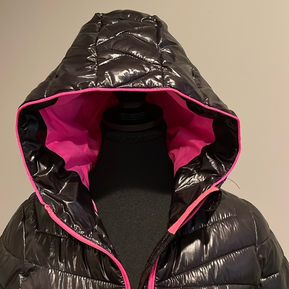 SPYDER Girl’s Black Light Winter Jacket. Kids Medium. - Picture 3 of 13
